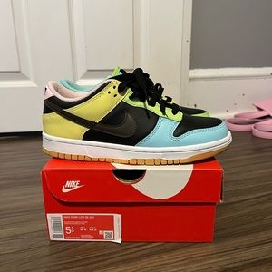 Brand New Nike Dunk (free 99)